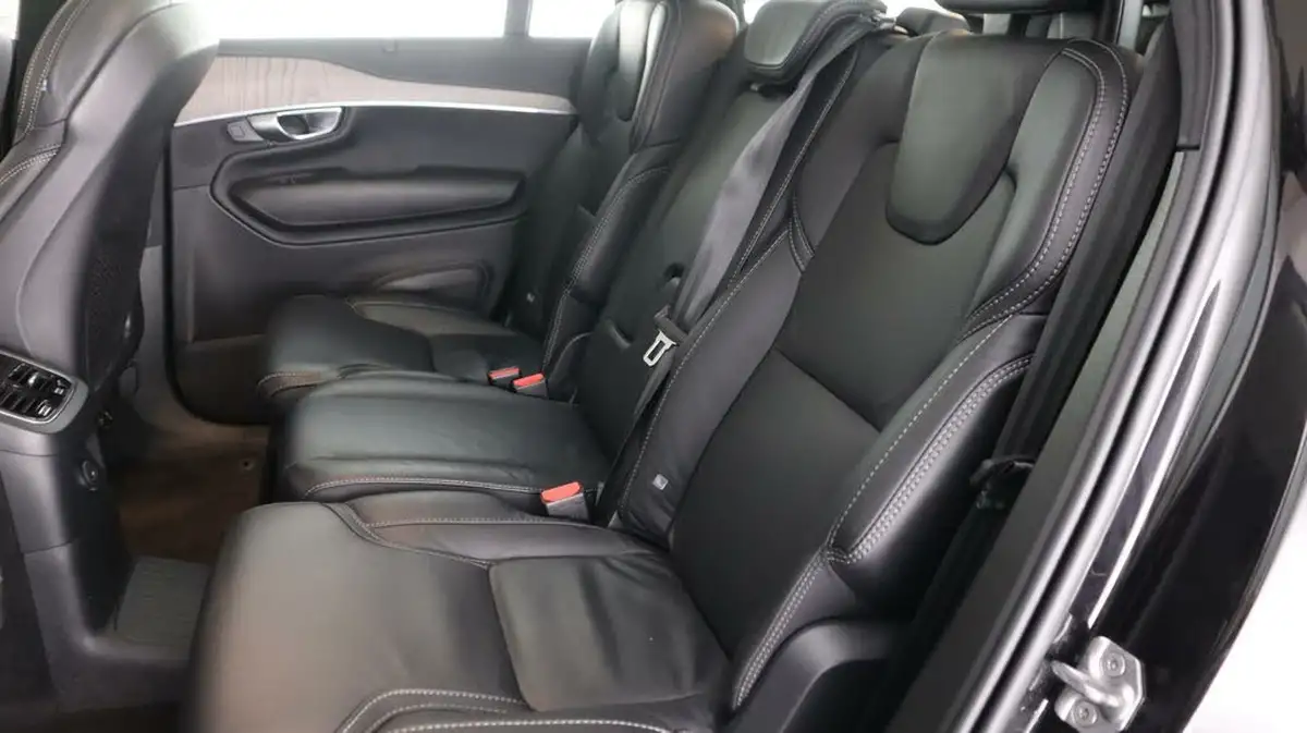 2021-volvo-xc90-20-t8-inscription-390bhp-big-15