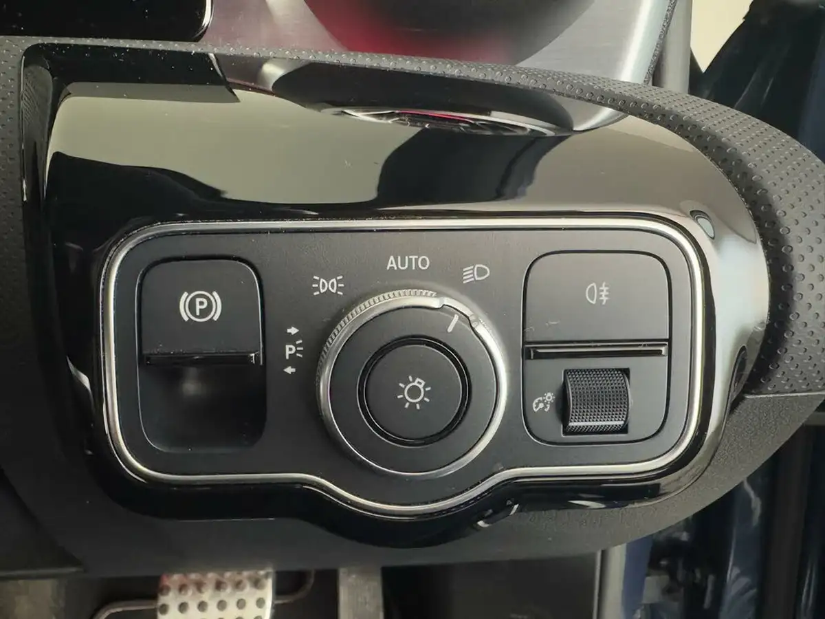 2021-mercedes-benz-a-class-13-a250e-amg-line-edition-saloon-4d-big-22