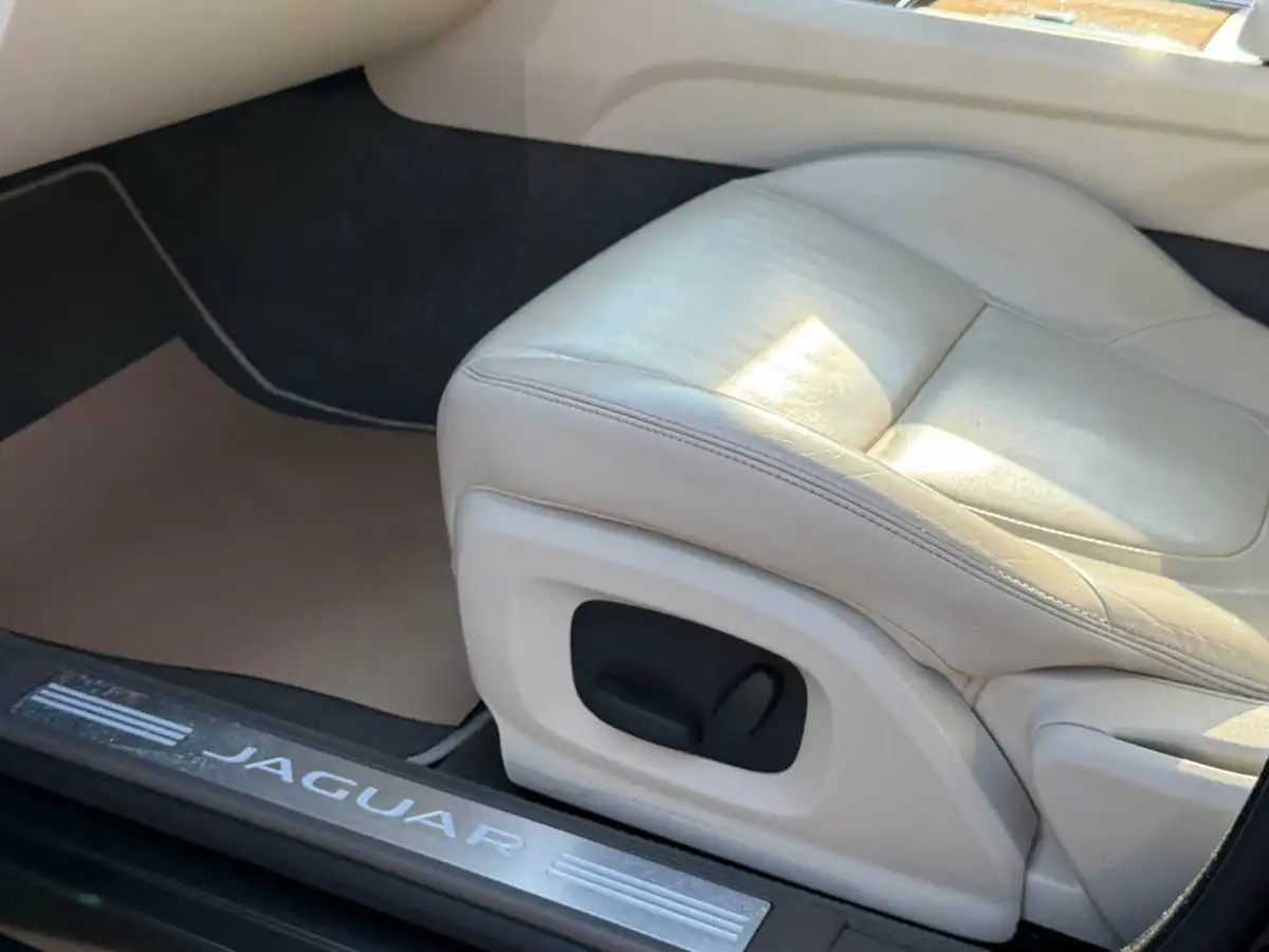 2014-jaguar-xf-30td-premium-luxury-saloon-4d-big-78