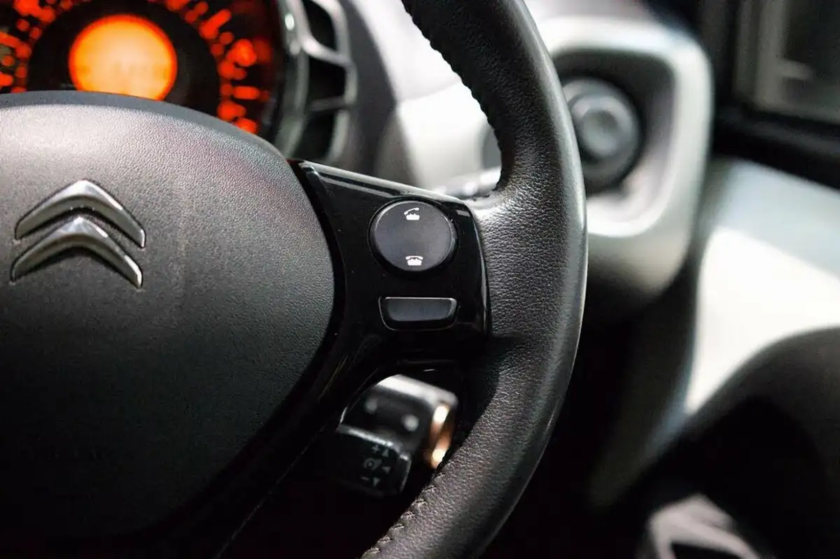 2016-citroen-c1-12-puretech-flair-82ps-5d-big-27