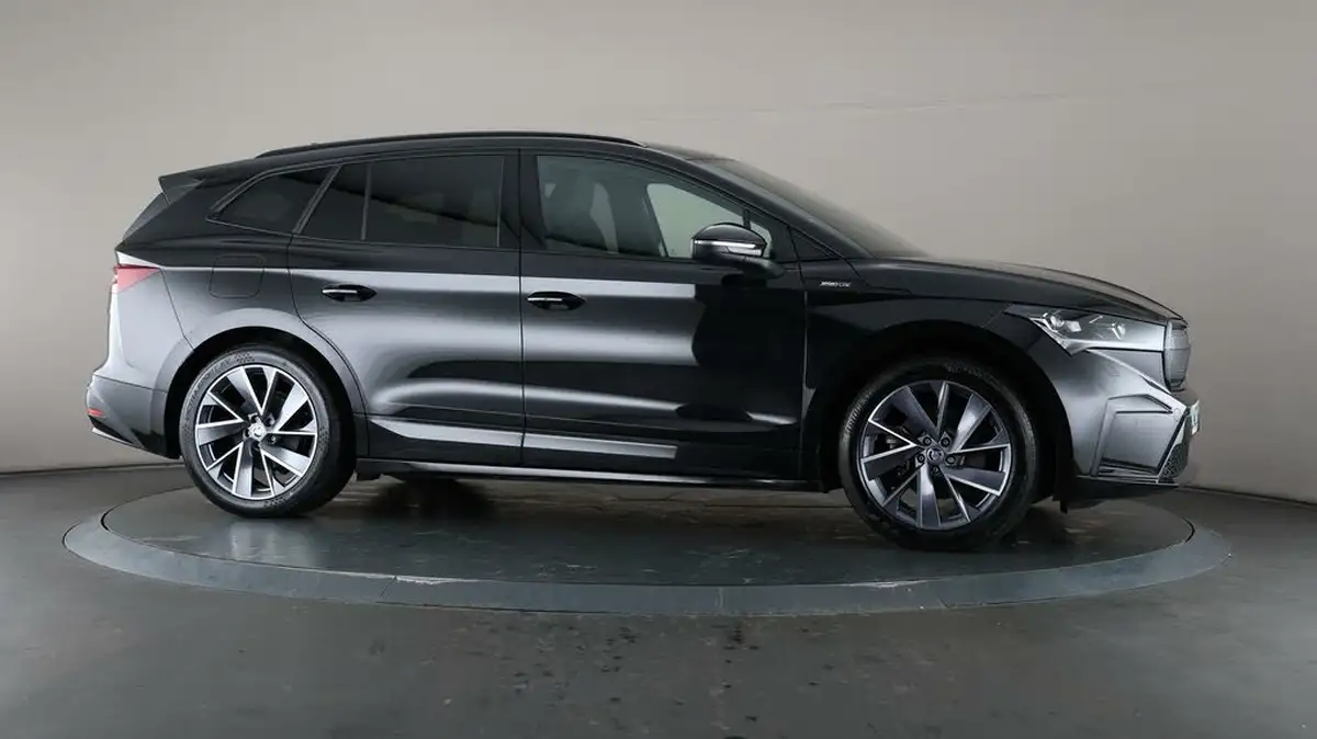 2023-skoda-enyaq-e-80-sportline-big-56