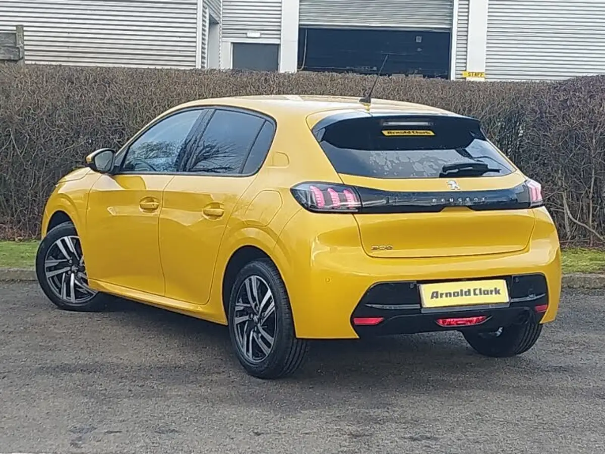 2021-peugeot-208-12-puretech-allure-premium-100bhp-big-1