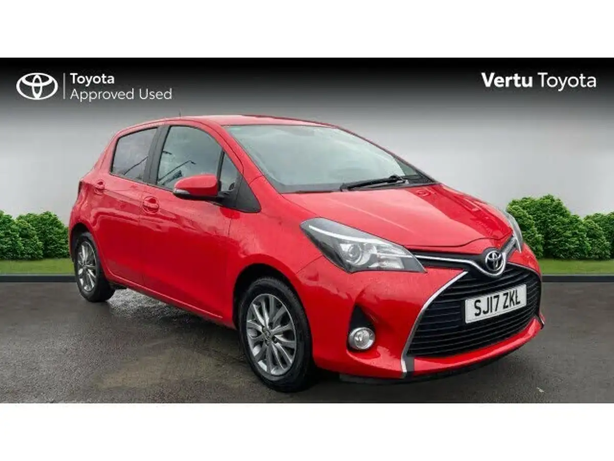 2017-toyota-yaris-133-icon-5d-big-0