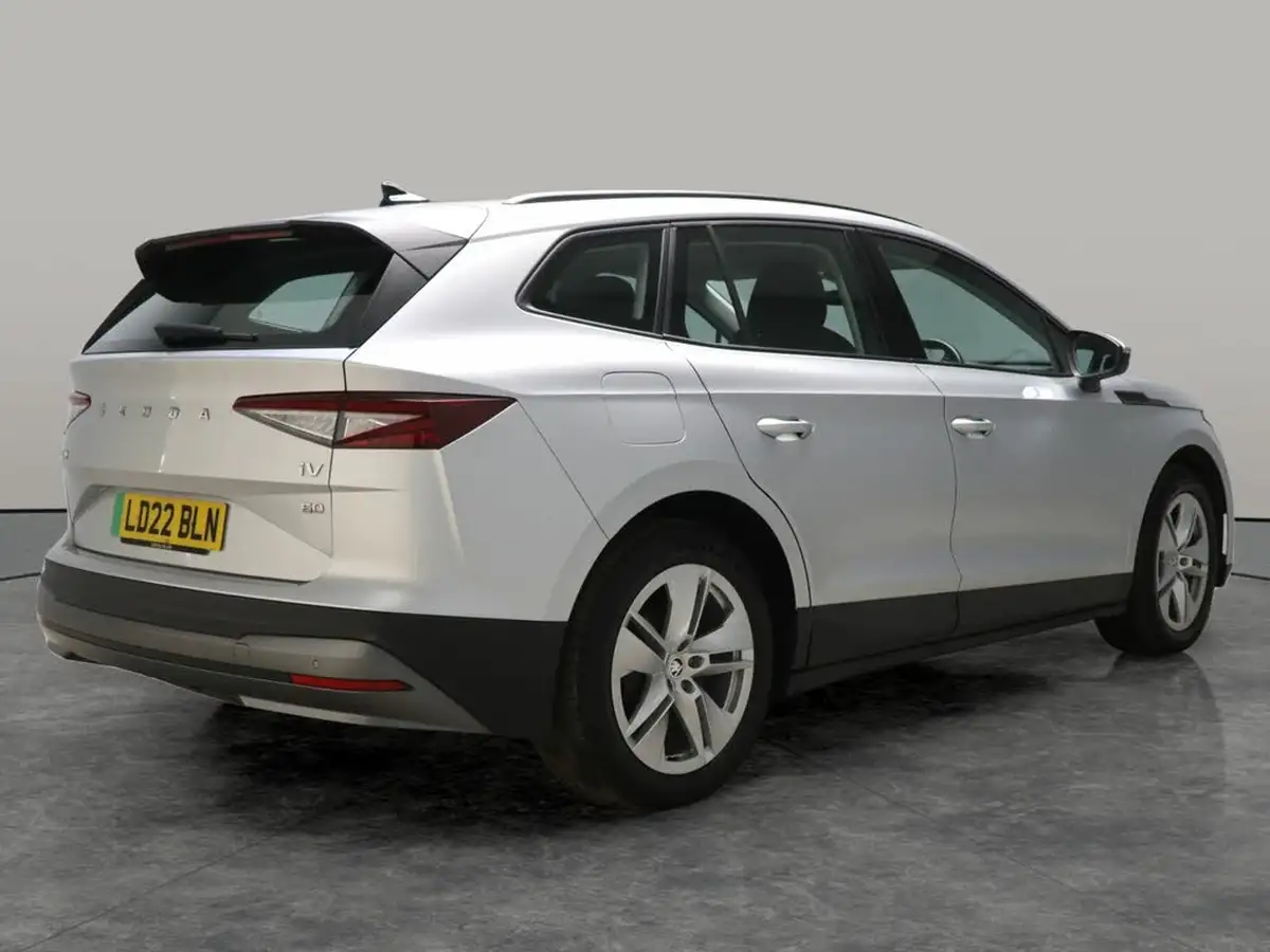 2022-skoda-enyaq-e-60-big-12