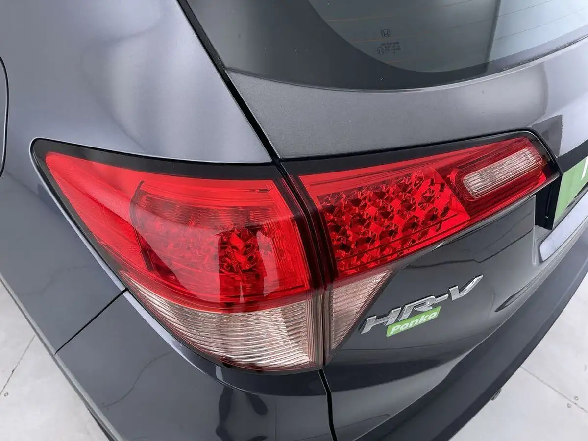2015-honda-hr-v-15-i-vtec-se-big-19