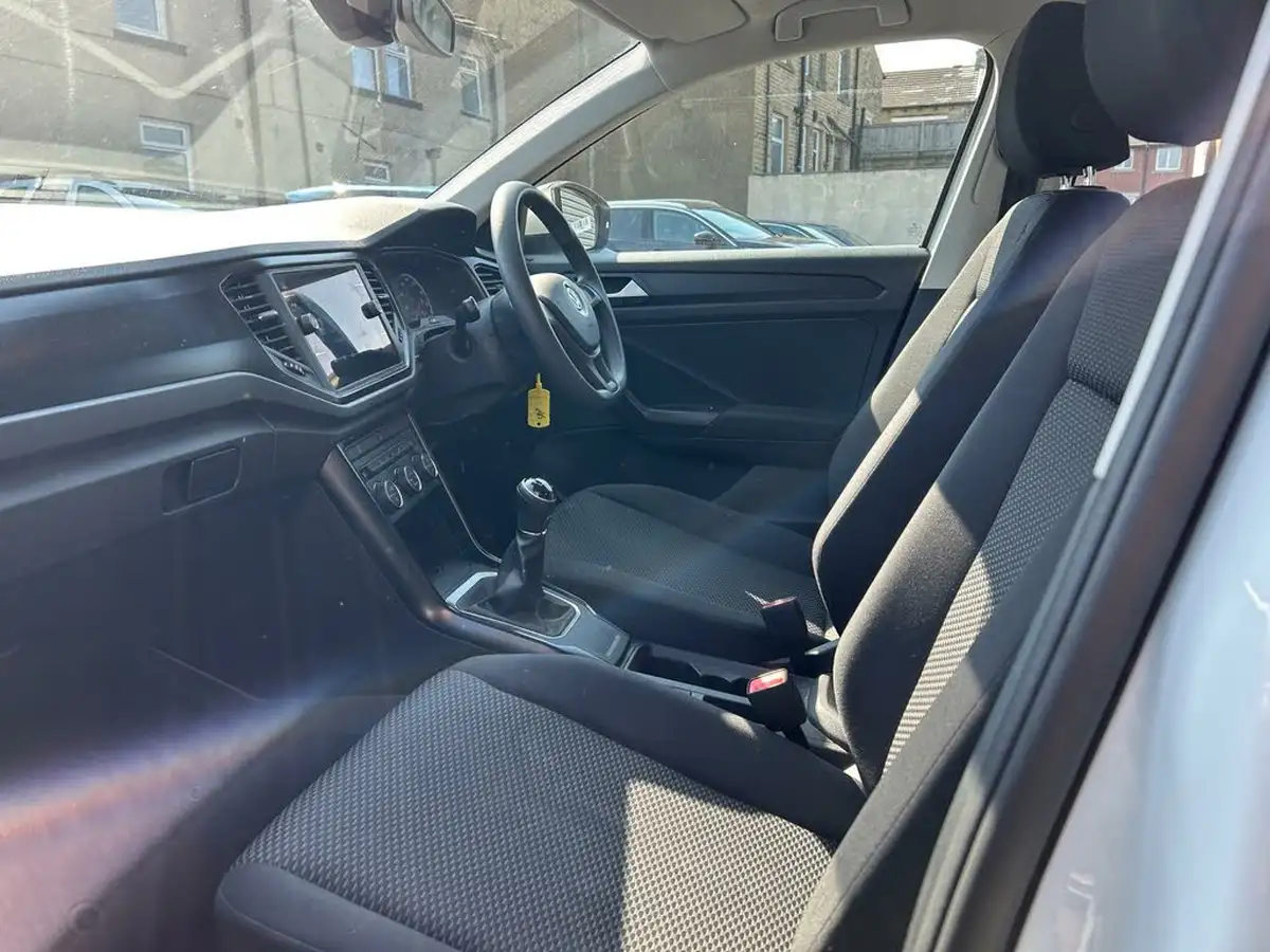 2019-volkswagen-t-roc-10-tsi-s-big-11