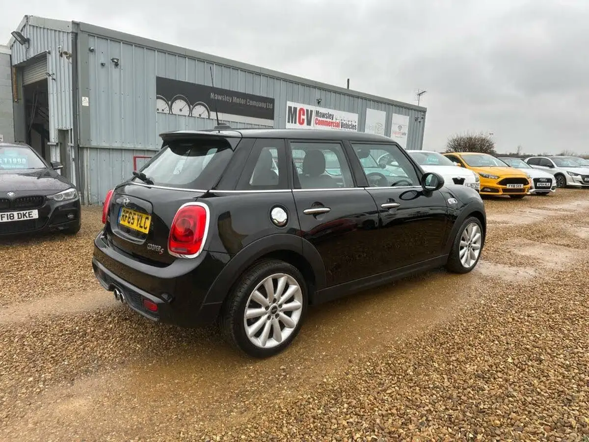 2015-mini-cooper-20-cooper-s-5d-big-2
