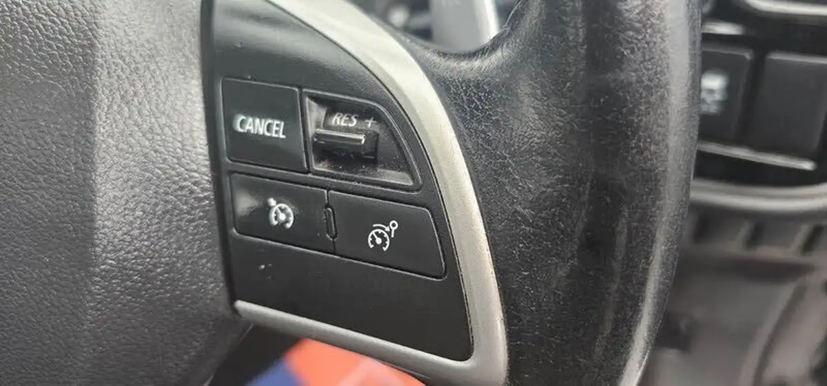 2015-mitsubishi-outlander-20-gx4h-big-19