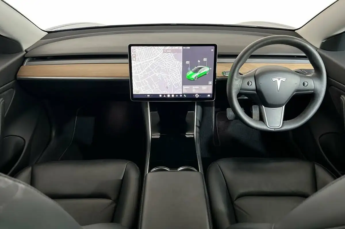 2020-tesla-model-3-e-long-range-big-9