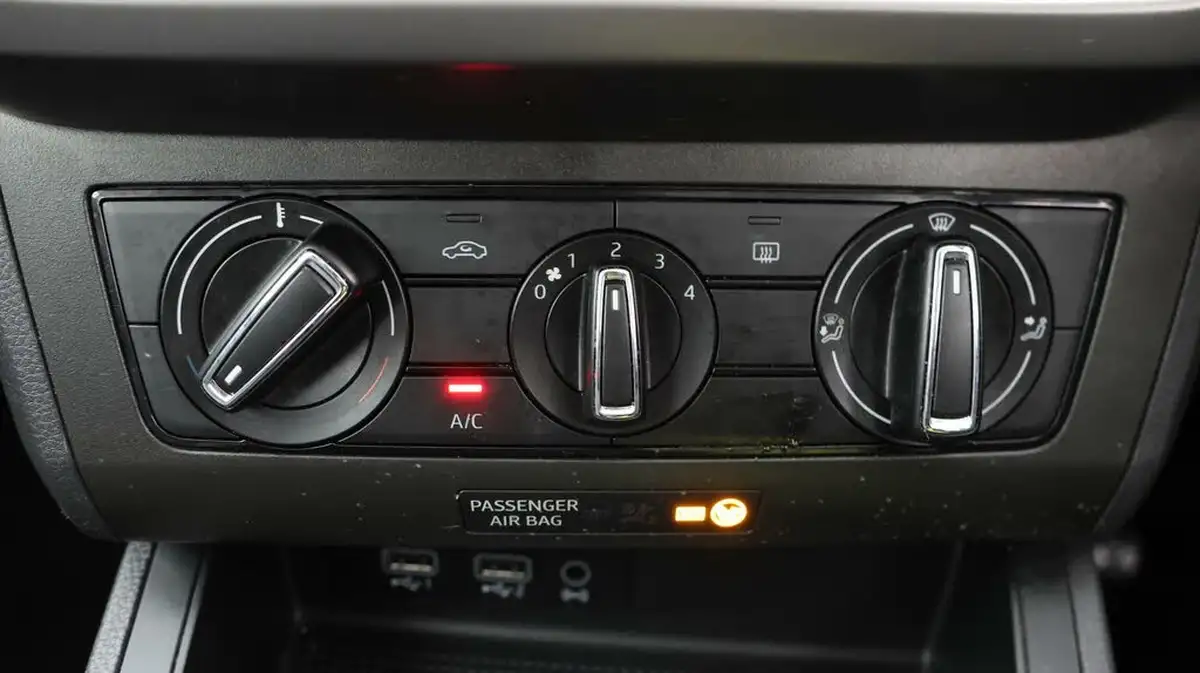2019-seat-ibiza-10-mpi-se-technology-ss-big-11