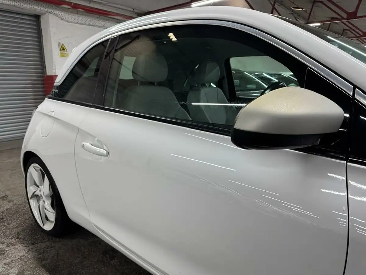 2014-vauxhall-adam-14-white-edition-big-17