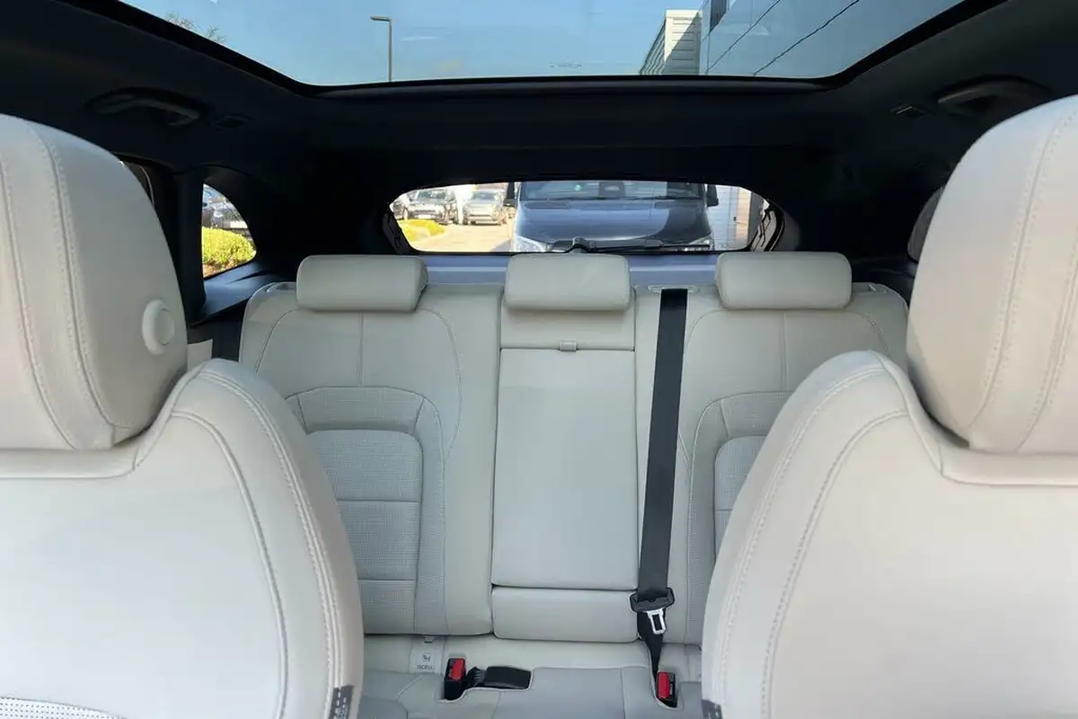 2023-jaguar-f-pace-20-d200-r-dynamic-se-black-big-41