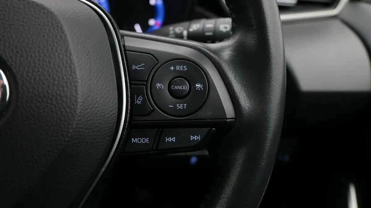 2022-toyota-corolla-18-vvt-i-icon-120bhp-trk-hatchback-5d-big-25