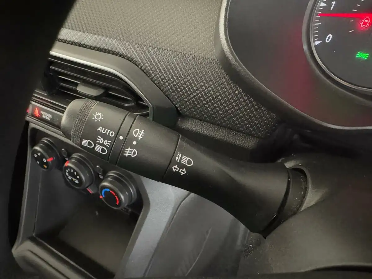 2022-dacia-jogger-10-tce-essential-big-32