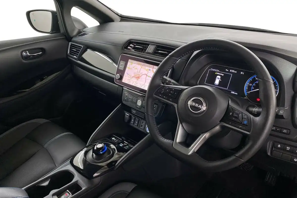 2024-nissan-leaf-e-tekna-39kwh-big-10
