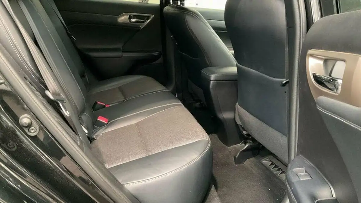 2015-lexus-ct-200h-18-f-sport-e-cvt-big-4