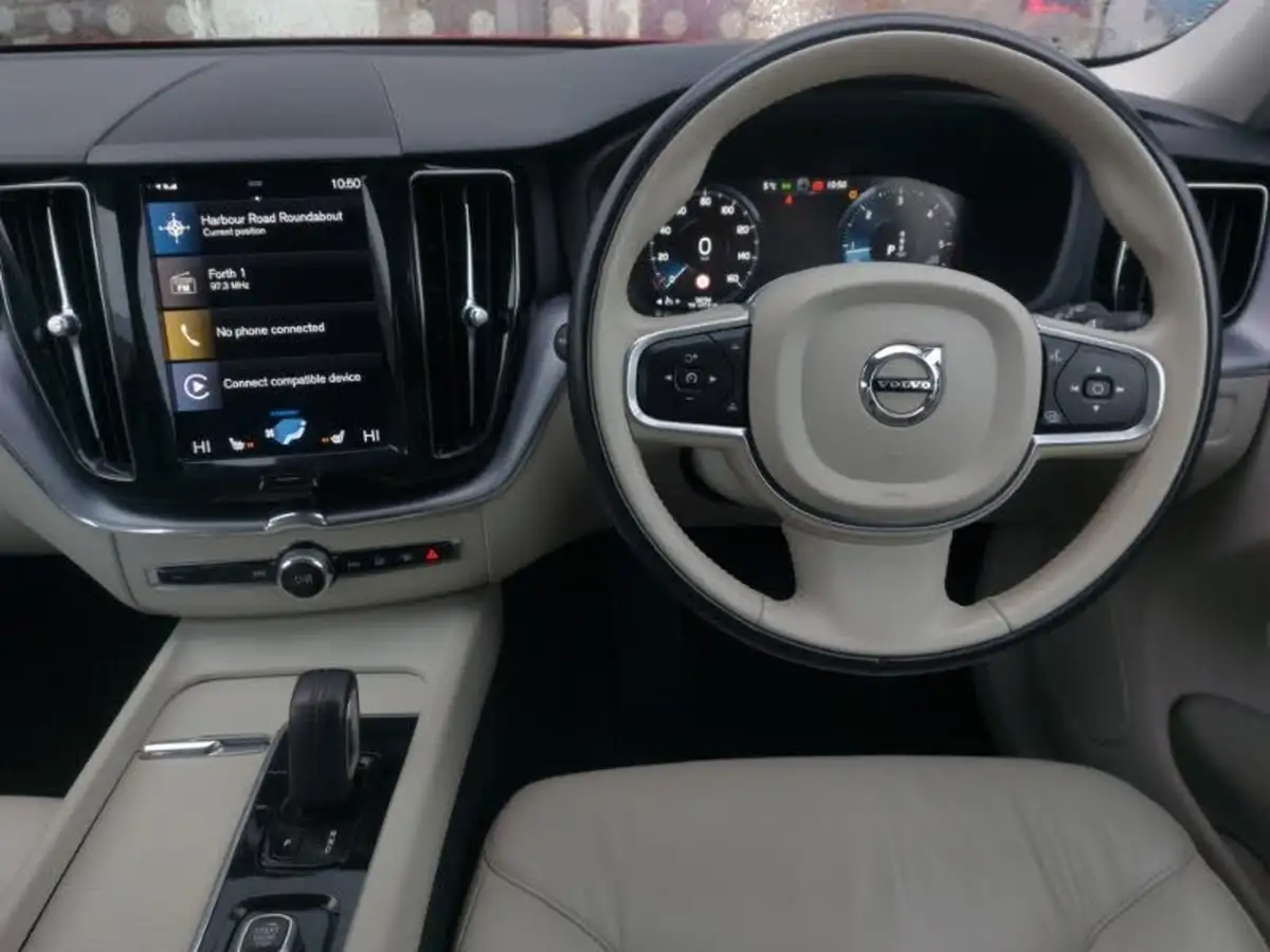 2021-volvo-xc60-20td-b4-momentum-big-6