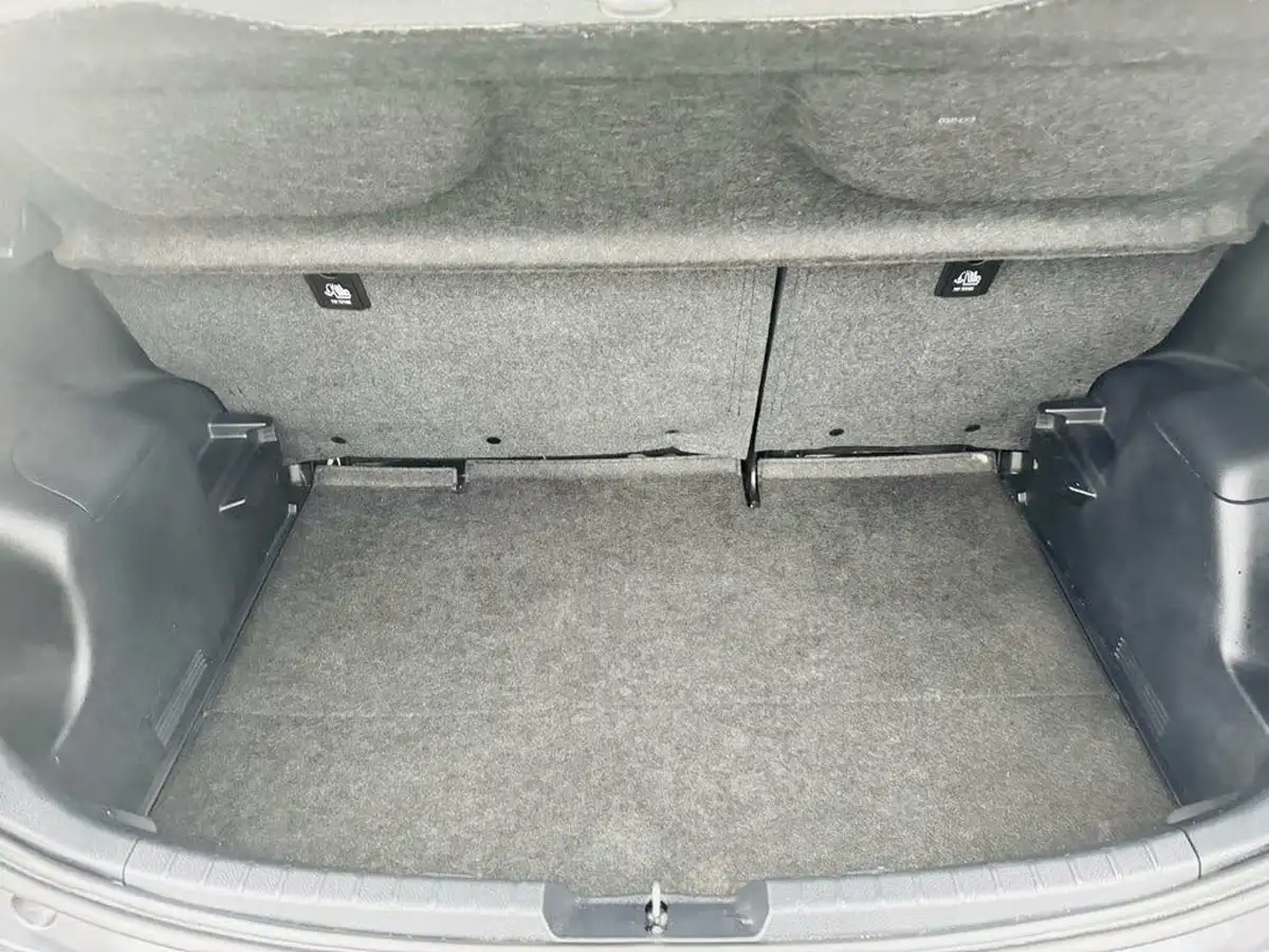 2017-toyota-yaris-15-vvt-i-design-panoramic-roof-1497cc-big-12
