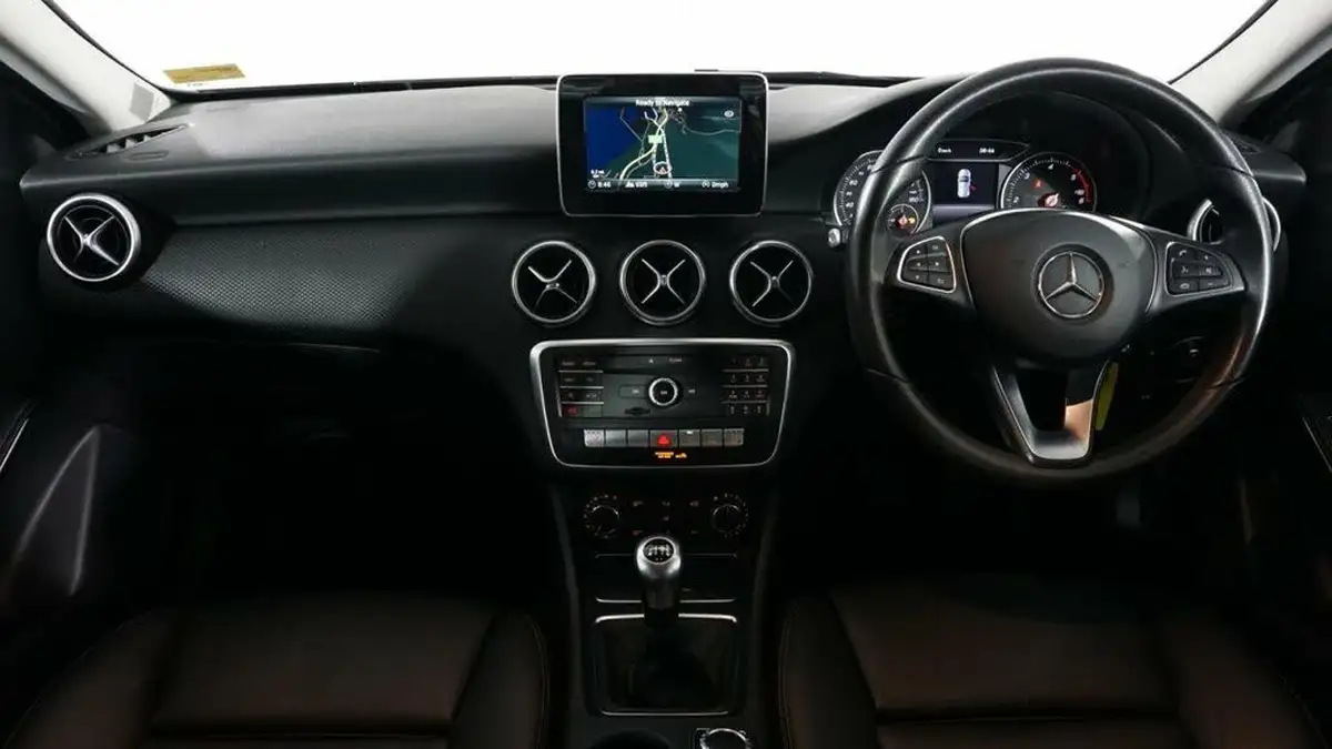 2016-mercedes-benz-a-class-15d-a180d-se-executivess-big-12