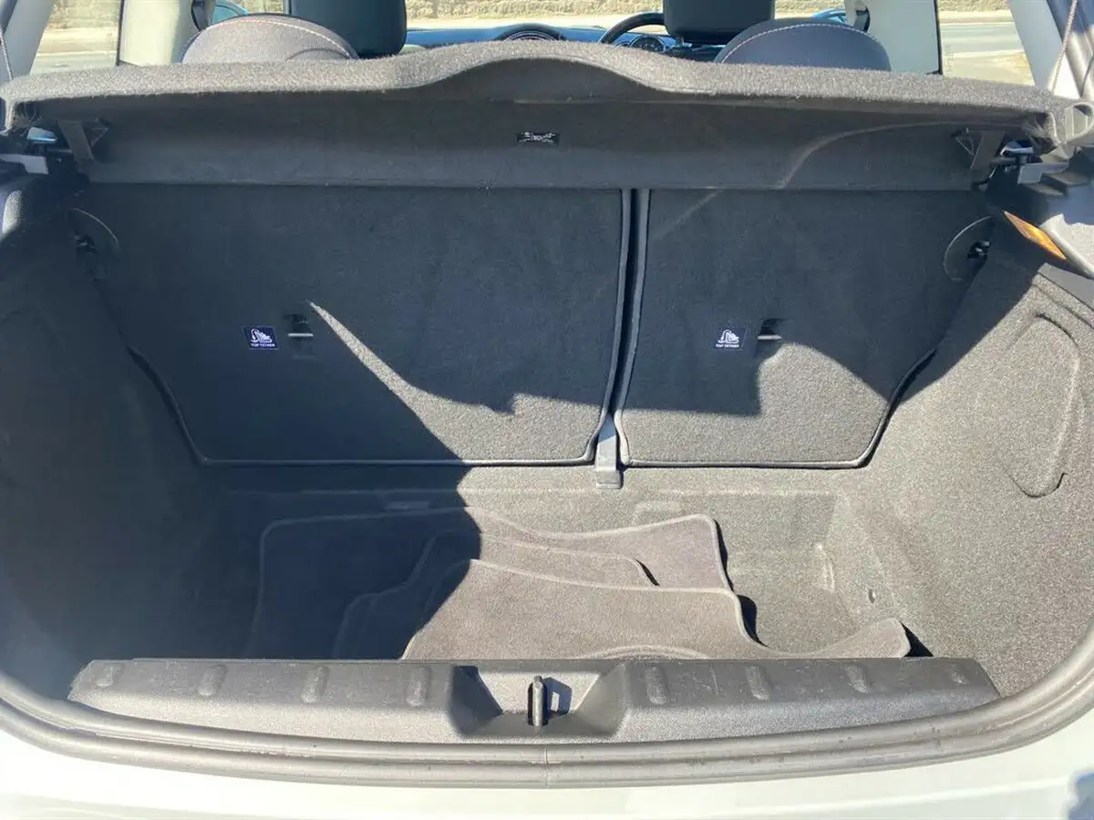 2021-mini-cooper-15-cooper-classic-hatchback-3d-auto-big-32