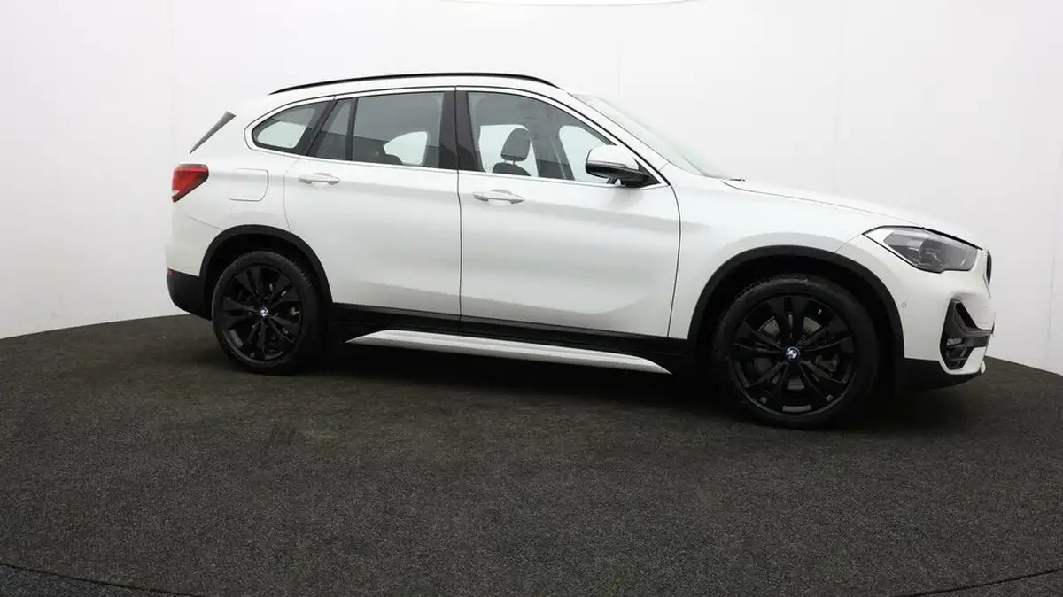 2021-bmw-x1-15-xdrive-25e-phev-sport-big-35