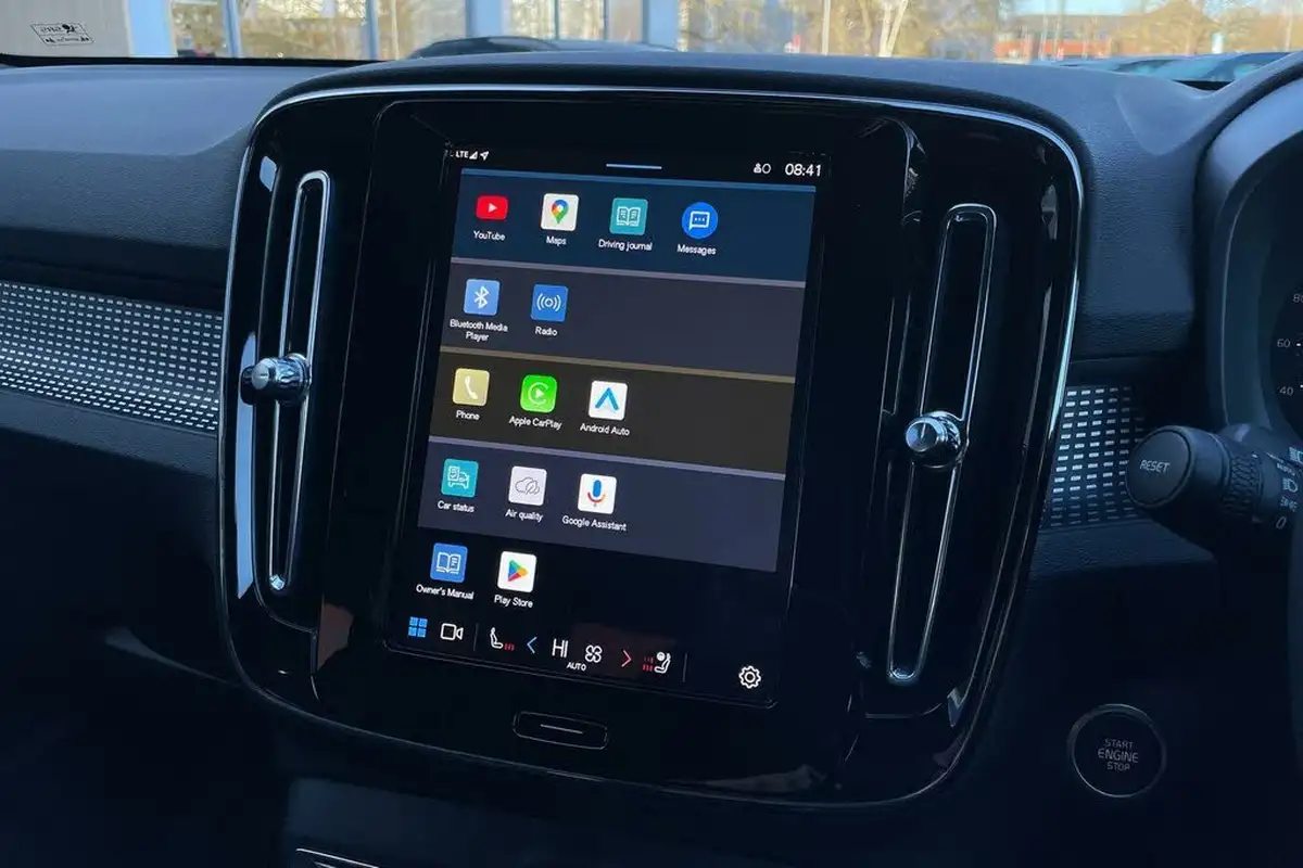 2024-volvo-xc40-20-b4-plus-big-39