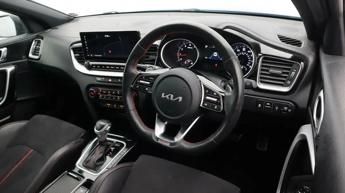 2022-kia-pro-ceed-16-t-gdi-gt-big-9