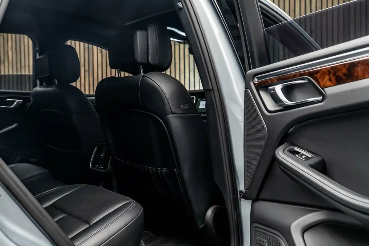 2019-porsche-macan-30-v6-s-big-40