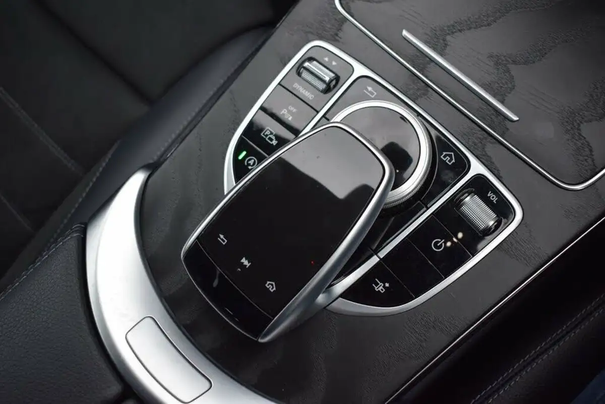 2019-mercedes-benz-c-class-20-c300-amg-line-premium-coupe-2d-big-22