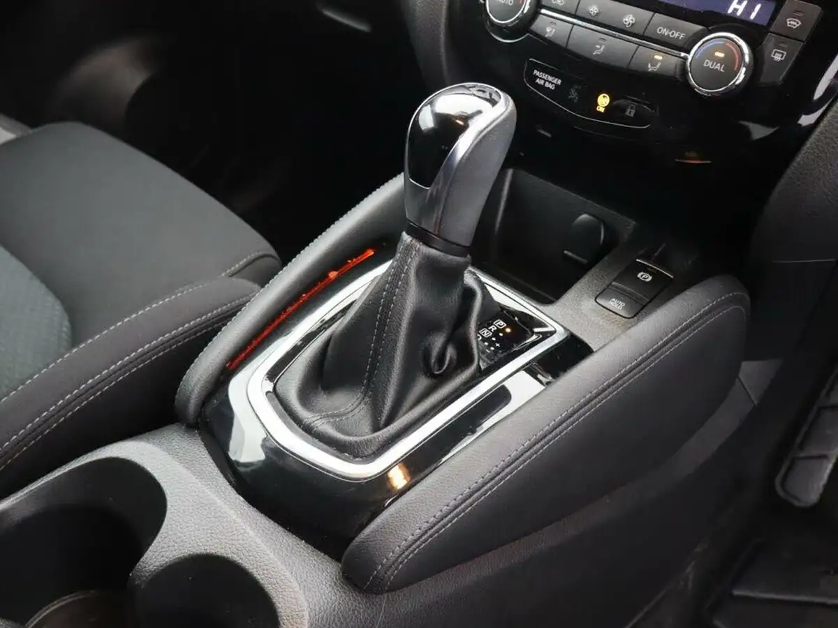 2020-nissan-qashqai-15dci-n-connecta-18in-alloys-dct-big-22
