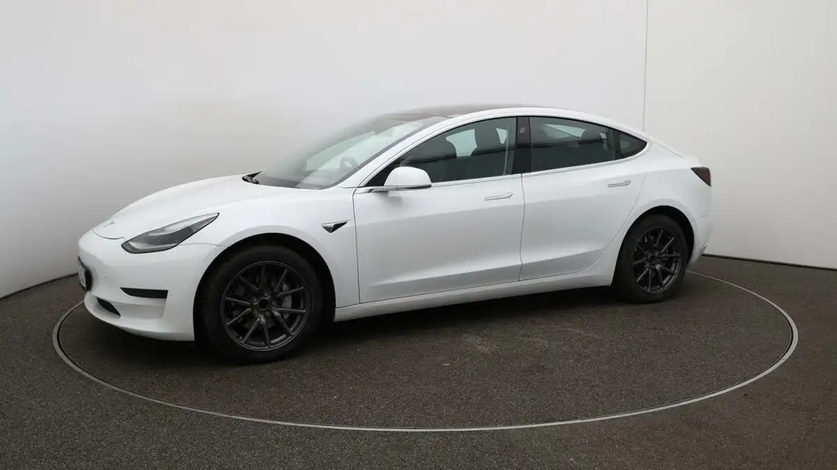 2020-tesla-model-3-e-standard-plus-big-66