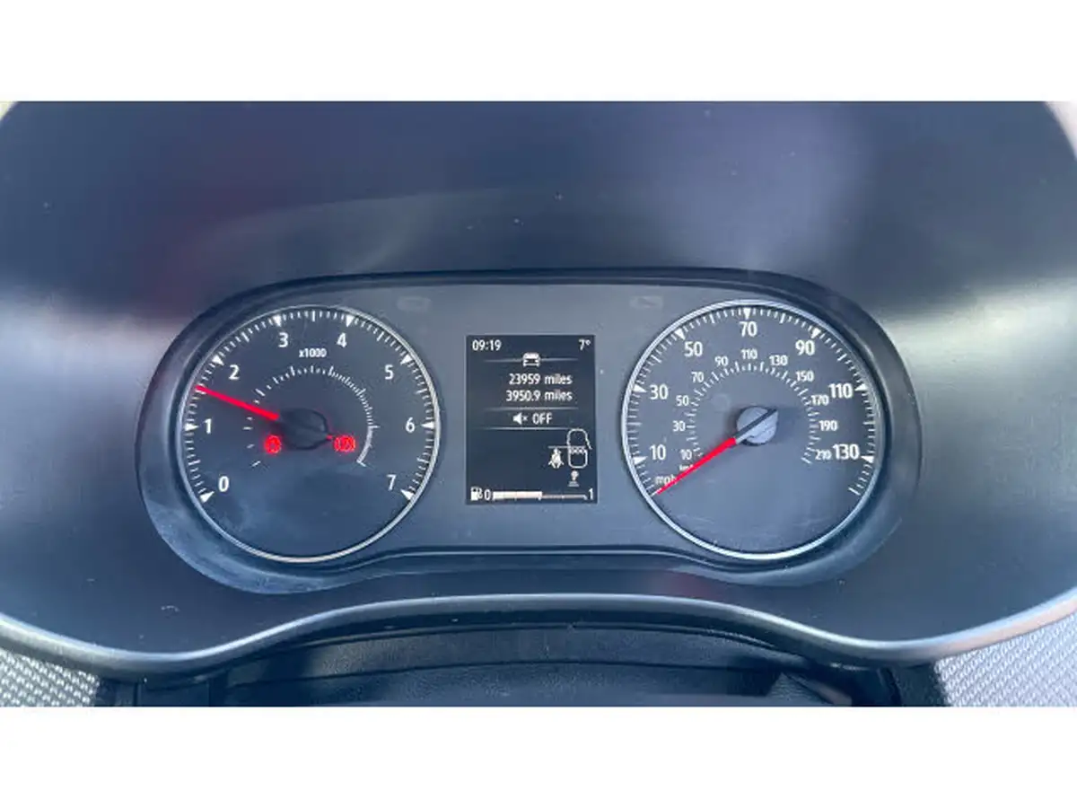 2021-dacia-sandero-10-tce-essential-90bhp-big-17