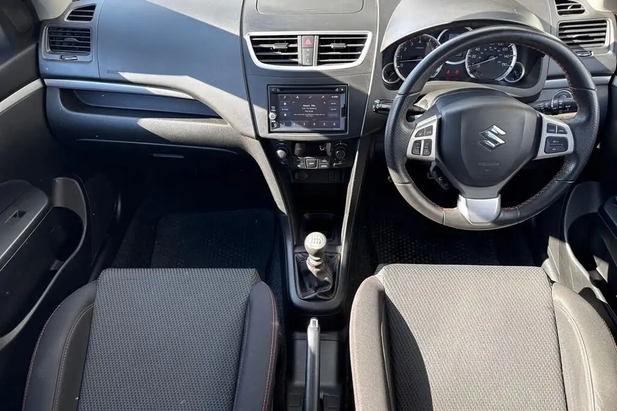 2016-suzuki-swift-16-sport-5d-big-41