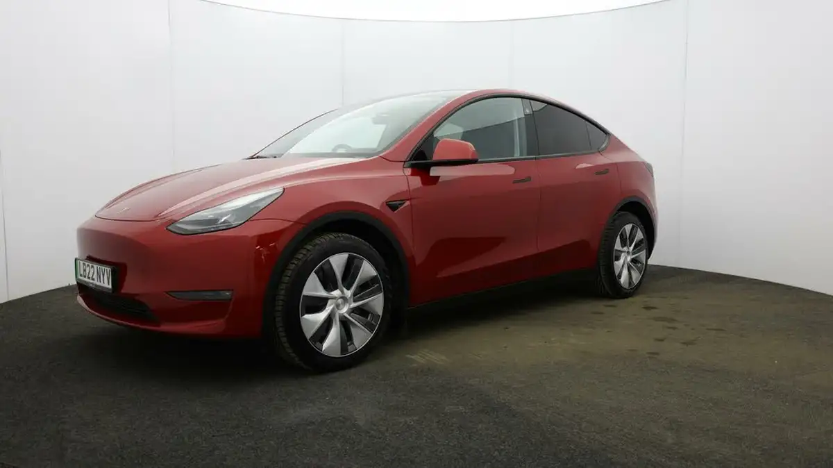 2022-tesla-model-y-e-long-range-big-29