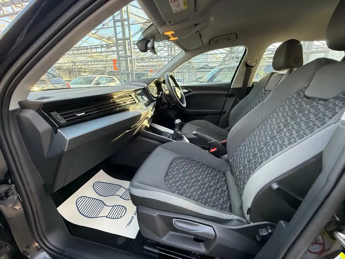 2019-audi-a1-10-30-tfsi-sport-big-35