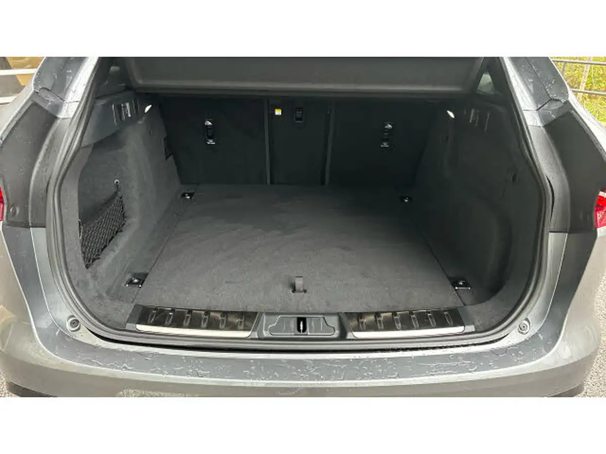 2024-jaguar-f-pace-20-d200-r-dynamic-hse-black-big-28