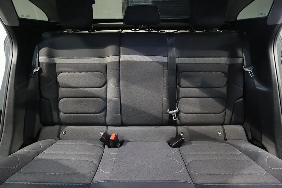 2022-citroen-c4-e-shine-big-27