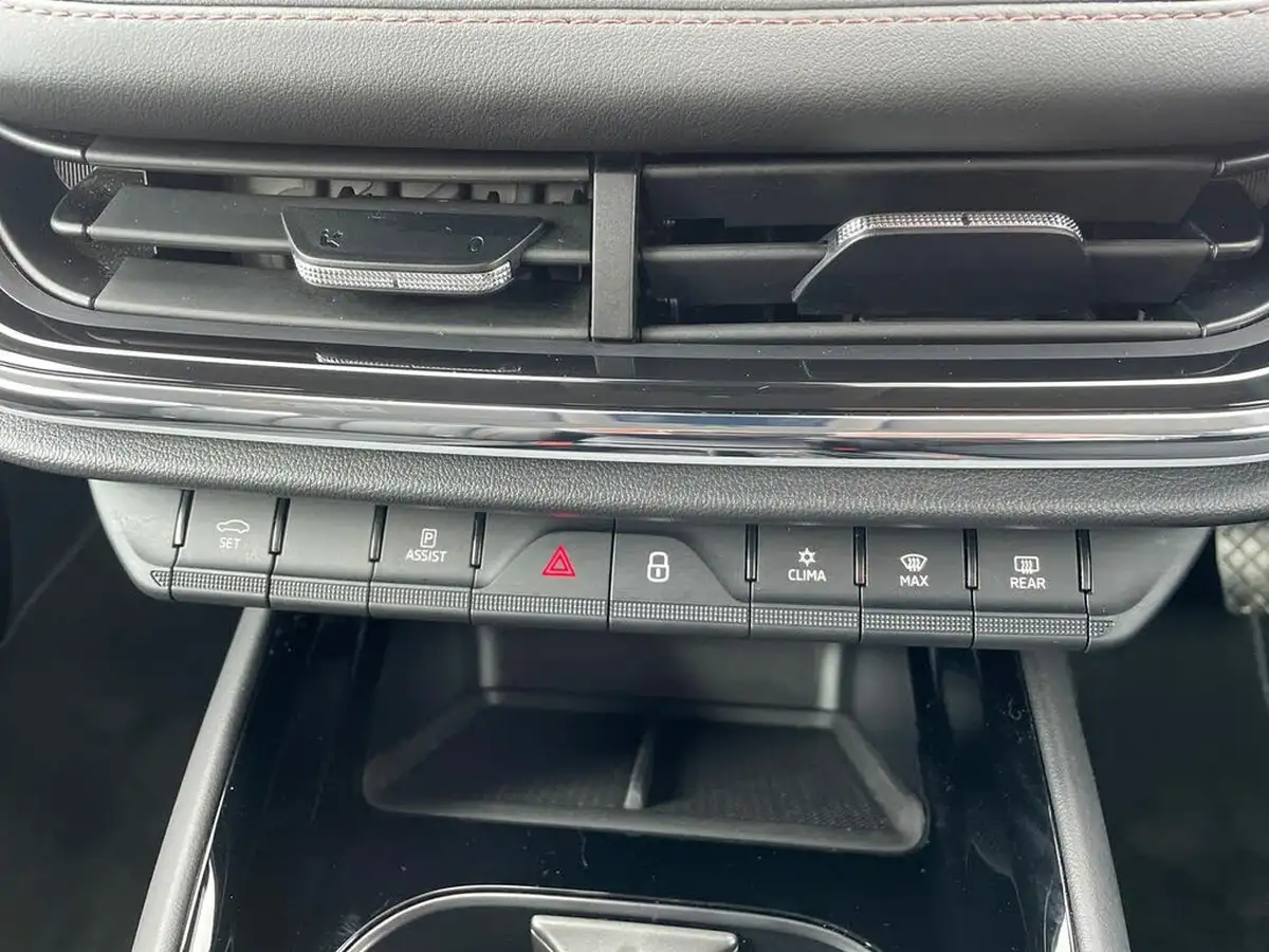 2023-skoda-enyaq-e-60-big-21