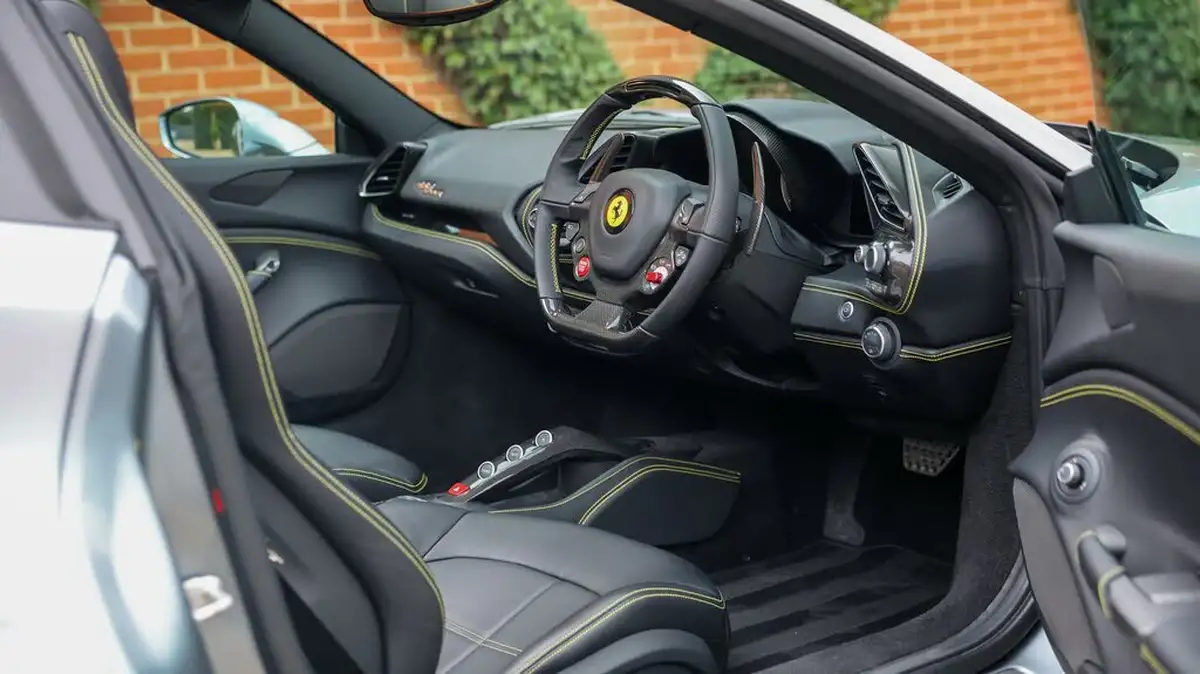 2016-ferrari-488-39-488-spider-big-31