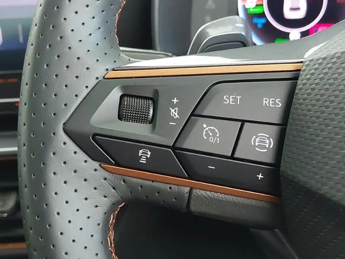 2024-cupra-formentor-14-e-hybrid-v2-big-17
