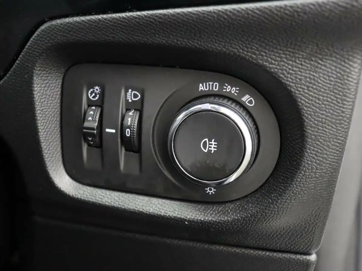2020-vauxhall-corsa-12i-se-nav-big-31