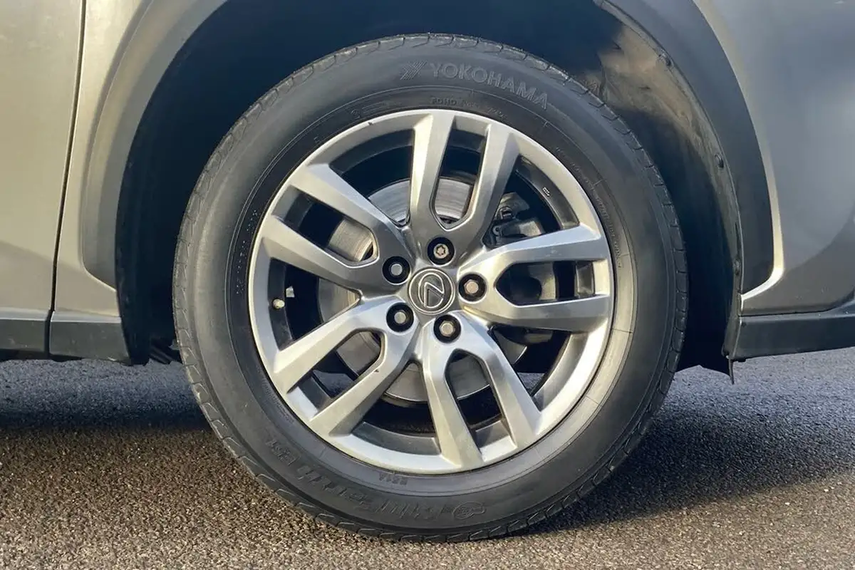 2019-lexus-nx-300h-25-nx-premium-pack-big-24