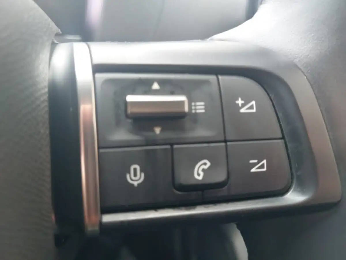 2022-citroen-c4-e-shine-plus-big-12