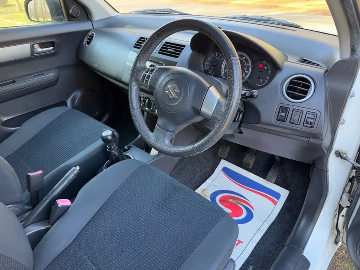 2009-suzuki-swift-15-glx-5d-big-14