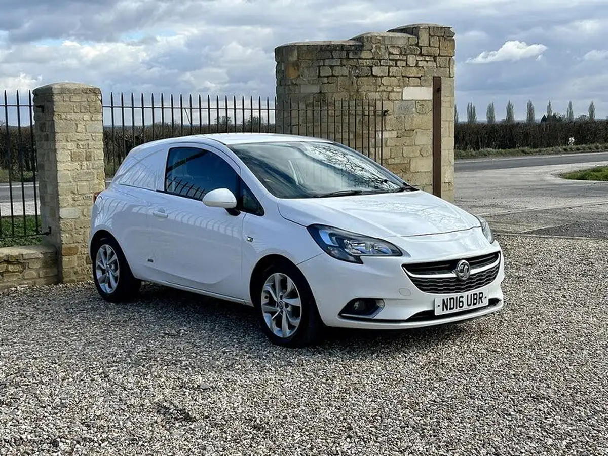 2016-vauxhall-corsavan-13td-sportive-big-16