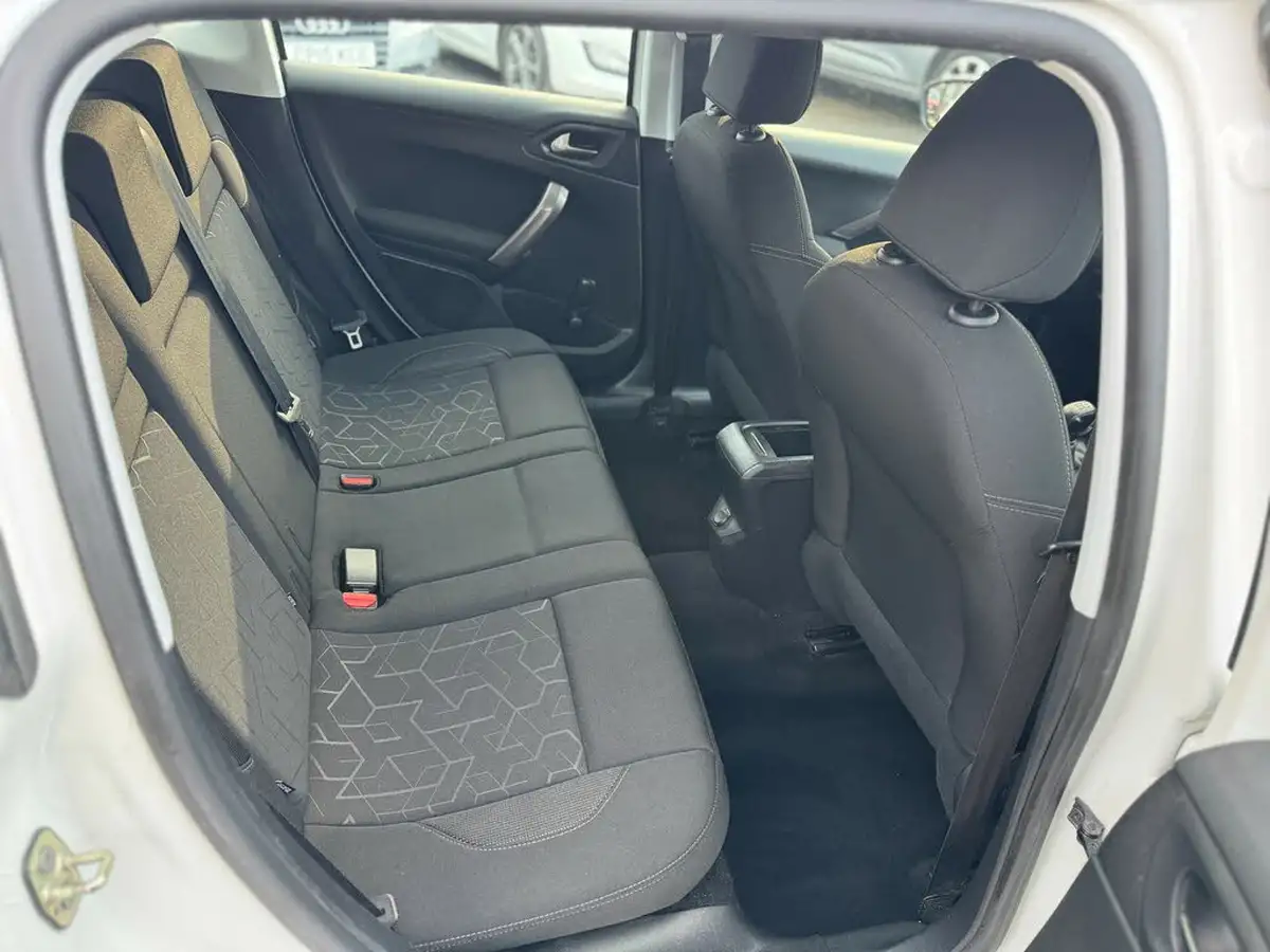 2013-peugeot-2008-crossover-12-active-big-33