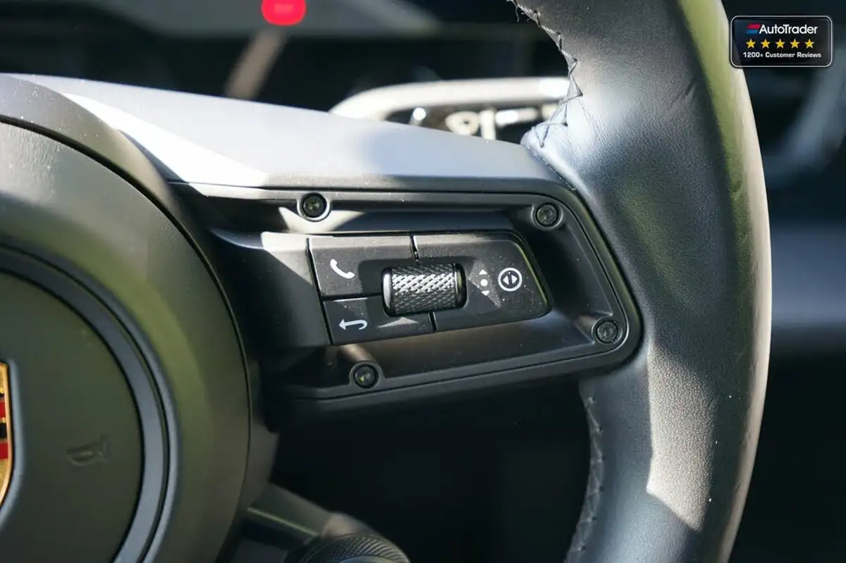 2020-porsche-taycan-e-turbo-big-14