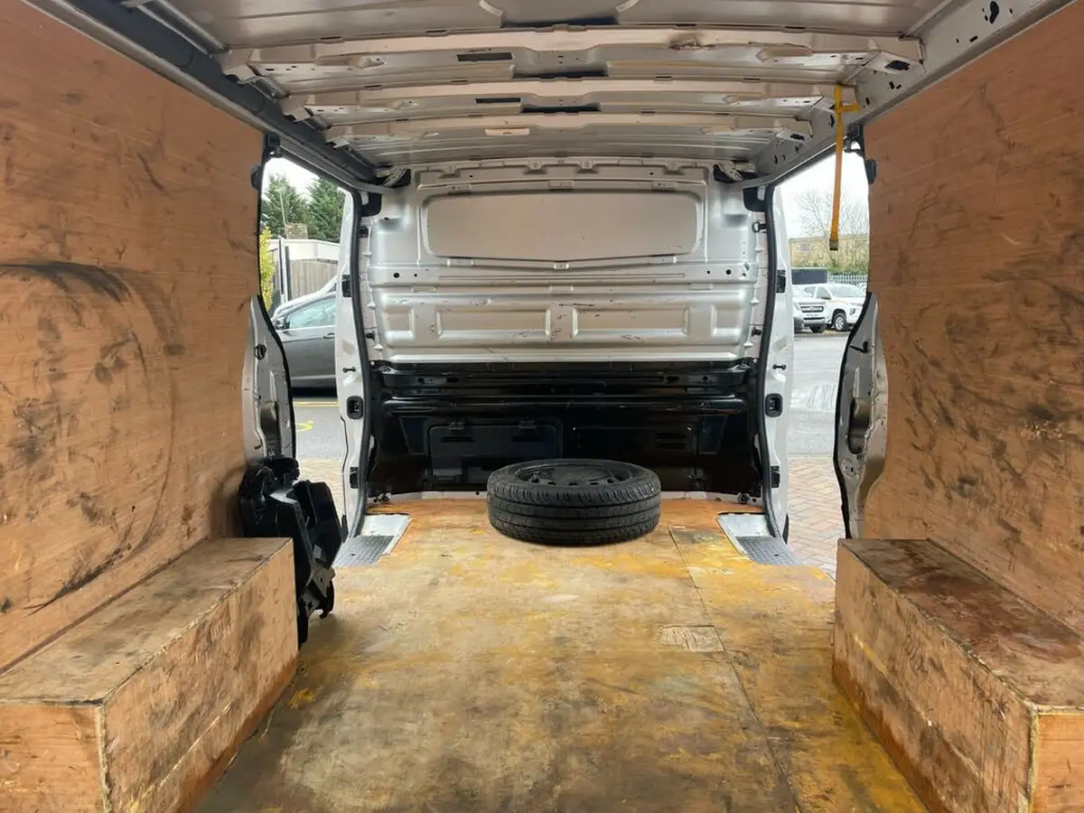 2021-renault-trafic-20dci-ll30-energy-120-business-panel-big-54