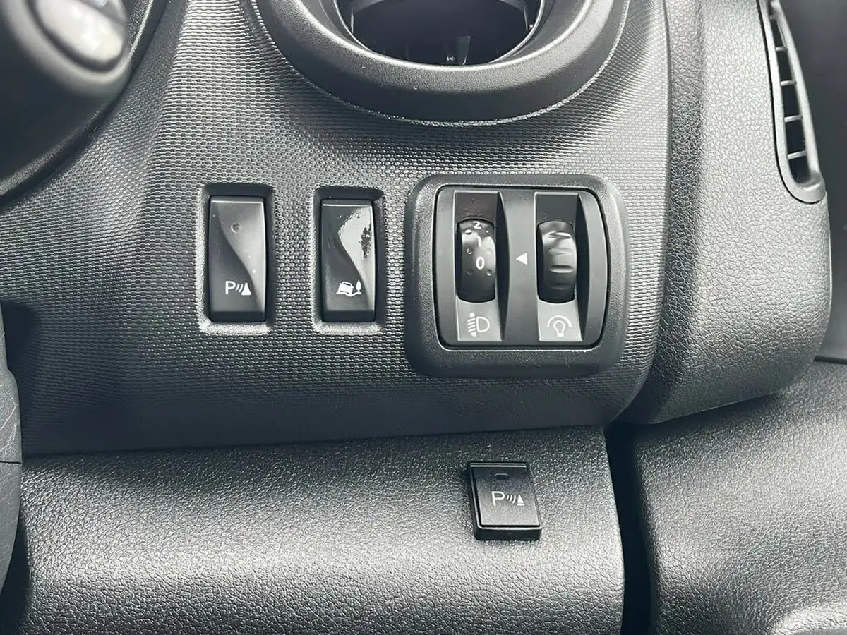 2021-renault-trafic-20dci-ll30-energy-120-business-panel-big-26
