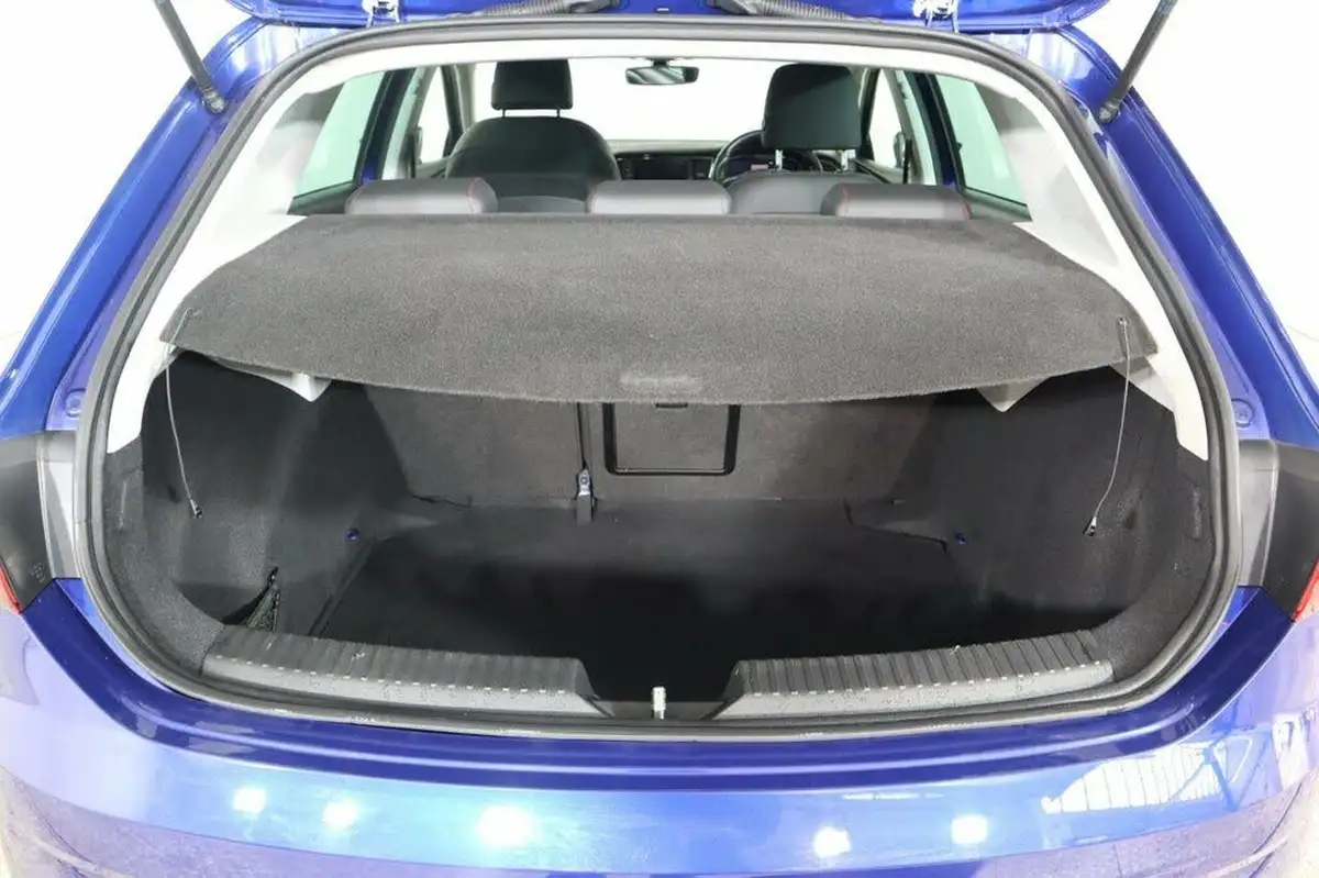 2019-seat-leon-20-tsi-fr-sport-hatchback-big-47